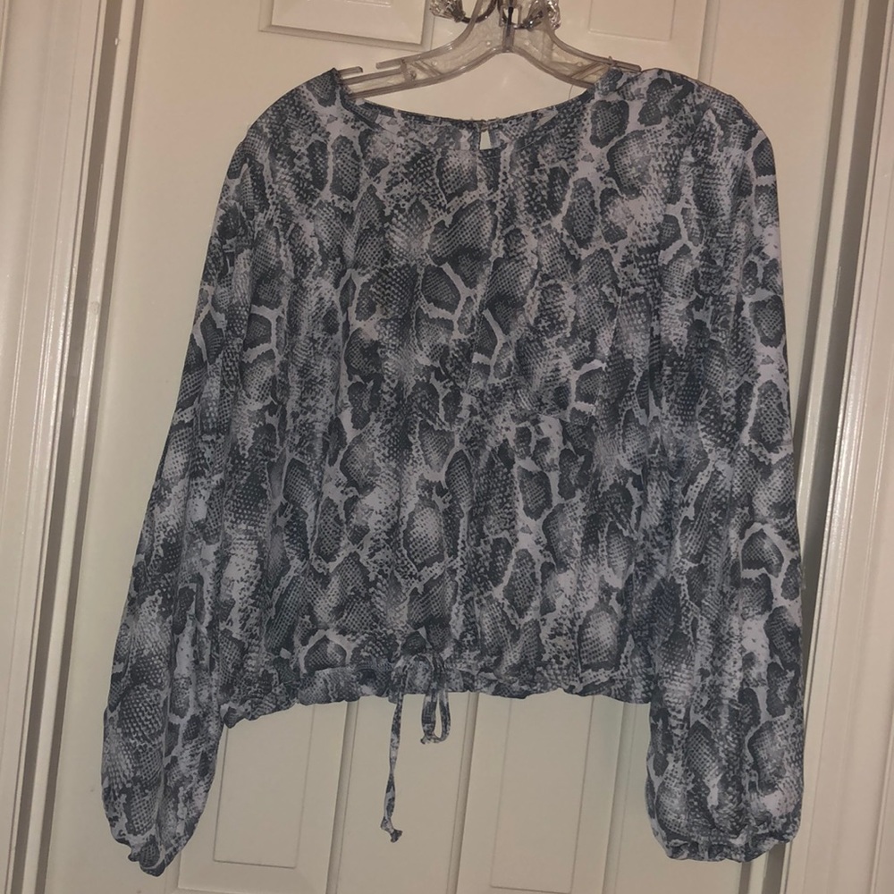 Long sleeve shear top